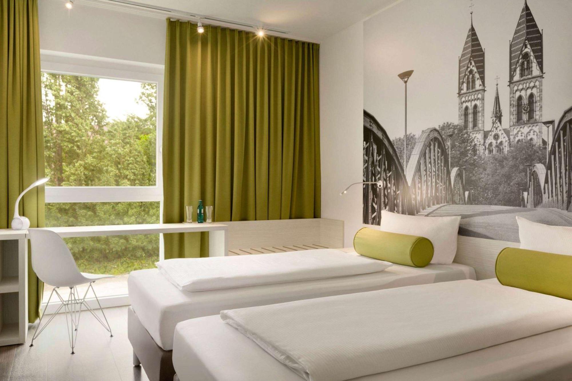Super 8 Freiburg Hotel Kültér fotó