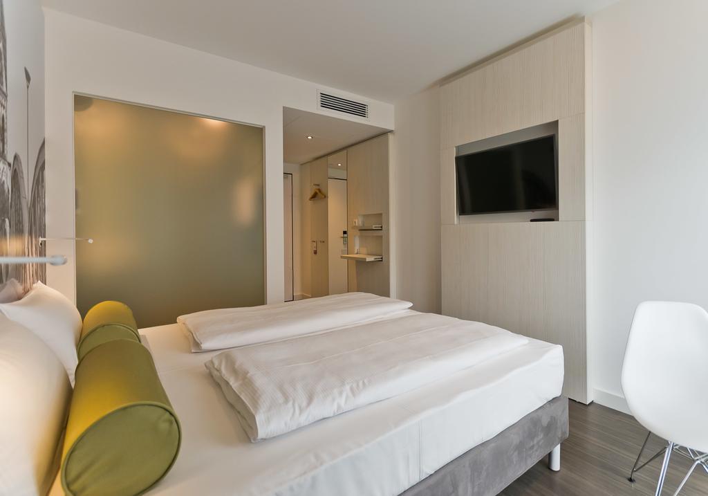Super 8 Freiburg Hotel Kültér fotó